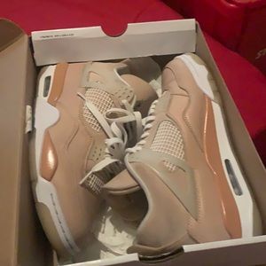 Air Jordan 4 Retro